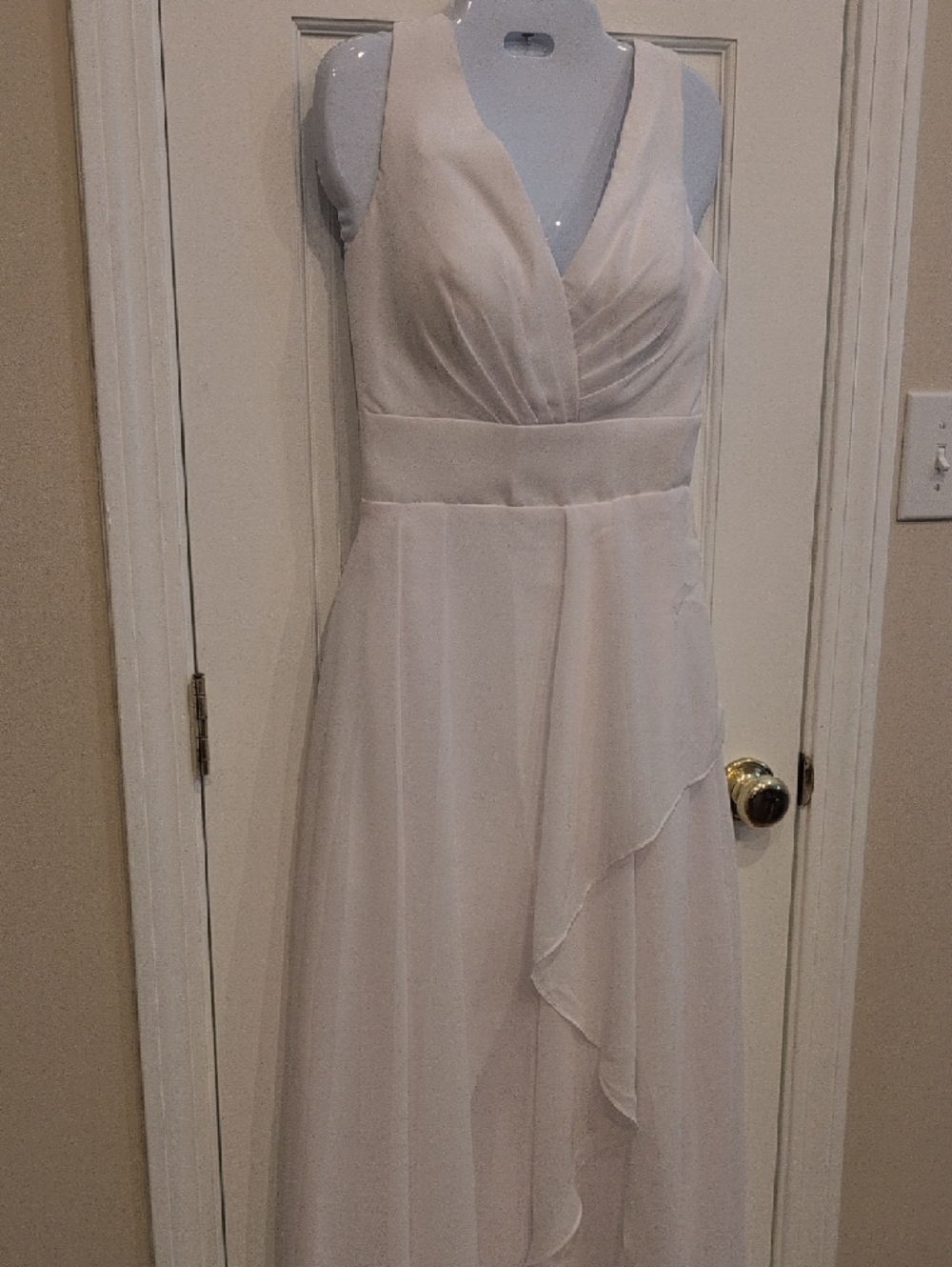 Sleeveless V-Neck White Wedding Dress